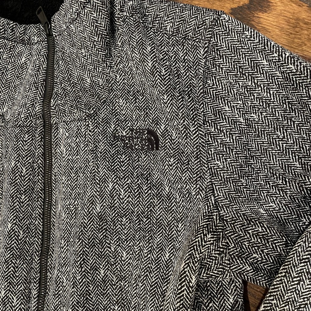 North face jacket - Picture 2 of 2